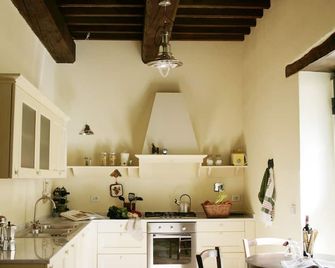 Castello di Montegiove restored Castle Olive Mill, Moraiolo - Montegabbione - Cocina