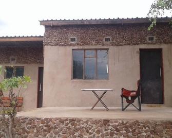 Pop Lamont Camp - Kavimba - Patio