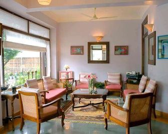 漁夫郊外小屋 - 面湖飯店 - 近奈尼塔爾 - Nainital - 客廳