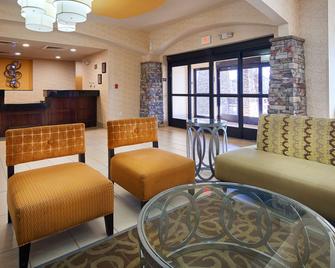 Best Western Plus DeSoto Inn & Suites - Mansfield - Lobby