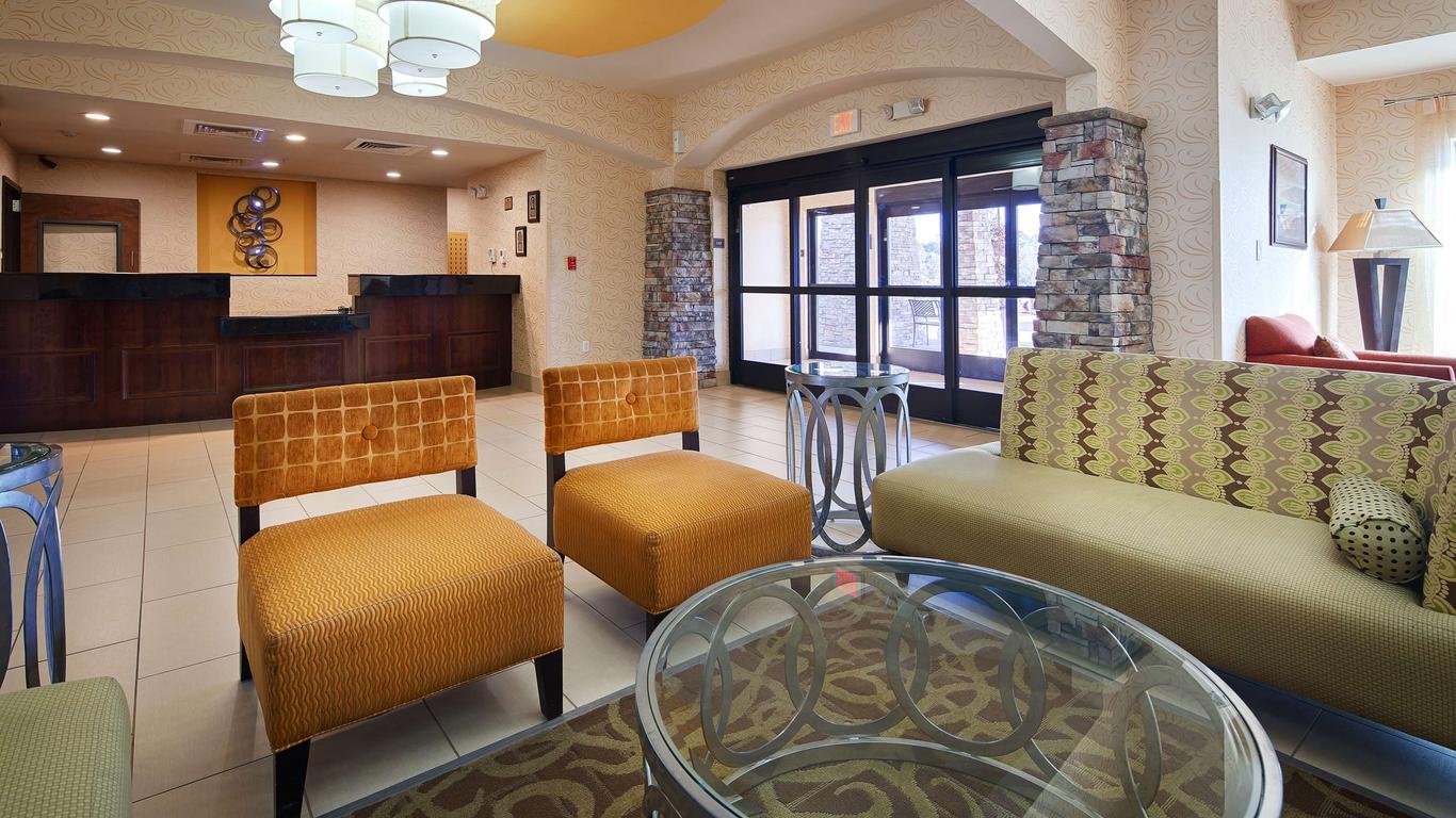 Best Western Plus DeSoto Inn & Suites