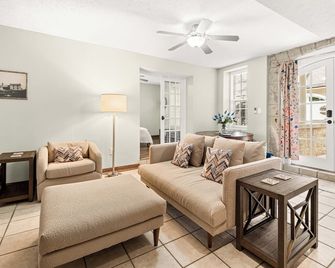 The Carriage House - Historic getaway in the heart of the city! - Manhattan