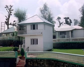 Himgiri Resorts - Dharamshala - Edificio