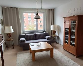 Top Apartment / Apartment In Kiel-Mitte (Uksh / Cau / Stadium) - Kiel - Living room