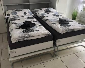 Holiday apartment Weggis for 1 - 2 persons - Holiday apartment - Weggis - Slaapkamer