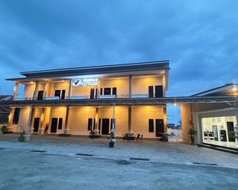 Dfinz Guest House - Luwuk - Edifício