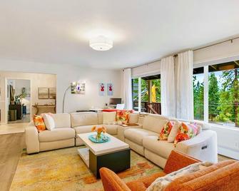 LX35 The Wolf Round Hill Retreat in the heart of Lake Tahoe - Zephyr Cove - Sala de estar