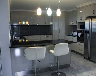Family Friendly Holiday Home 2 night min - Mackay - Küche