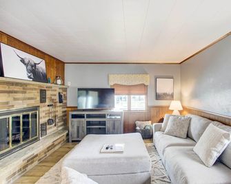 Cozy Wisconsin Abode Walk to Lake Michig - Algoma - Sala de estar