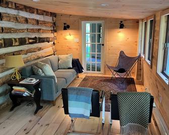 Peaceful Forest Cabin - Carmel - Living room