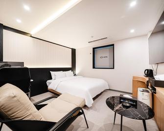 Songtan Hotel 101 - Pyeongtaek - Habitación