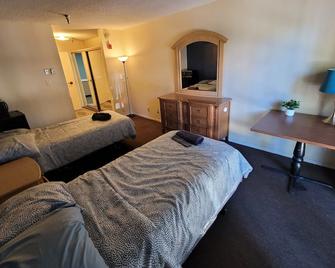 (A07) La Spacious Double Bed Suite - Beverly Hills - Bedroom