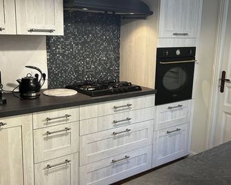 Charmante Maison a Fontevraud l' Abbaye - Fontevraud-l'Abbaye - Kitchen