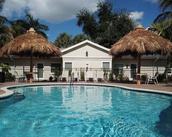 Twin Palms at Siesta - Sarasota - Pool