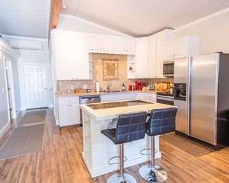 South Zion Inn and Suites - Hildale - Cocina