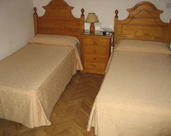 Hostal Maria Cristina - Madrid - Habitación