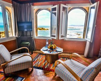 Riad Mimouna - אסאוירה - סלון