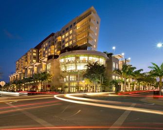 Midtown Miami/Wynwood 1 Br Condo W/Free Parking & Views! - Miami - Edificio