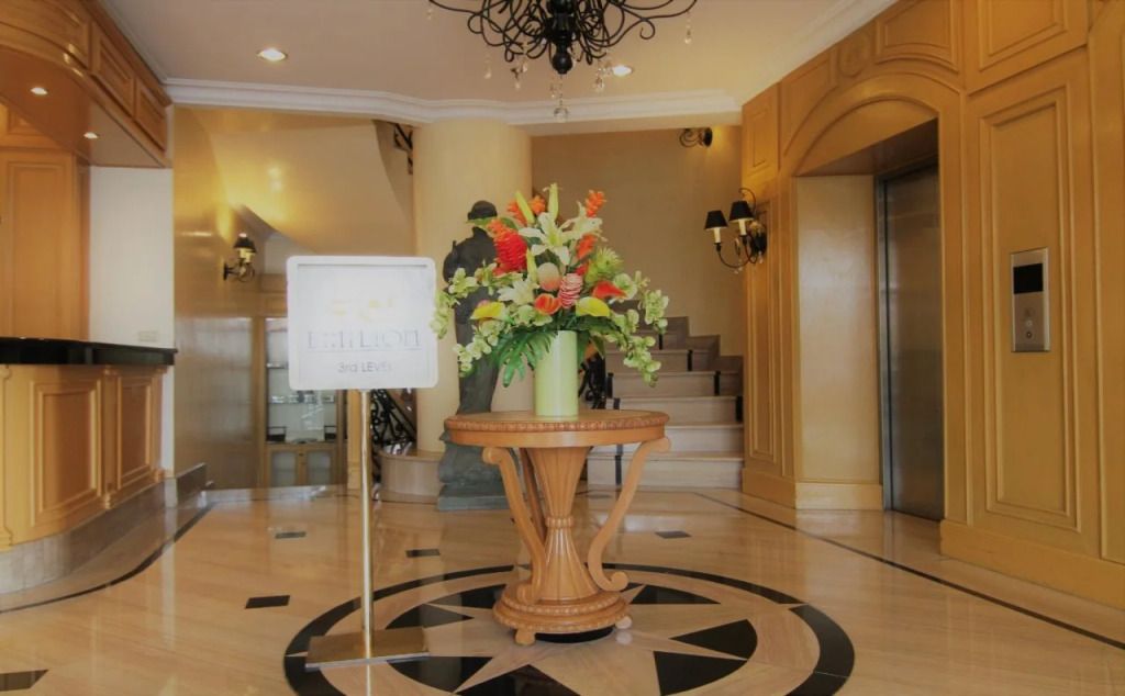 The Grand Dame Hotel - אילוילו סיטי