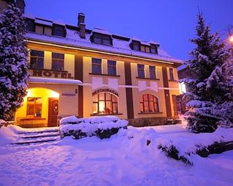 Hotel Karkonosze - Kamienna Góra - Building