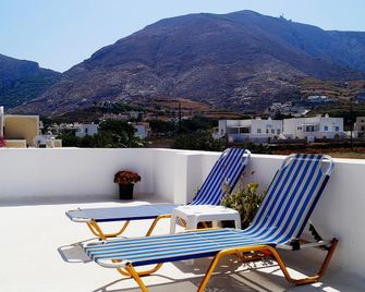 Villa Angira - קאמארי - מרפסת