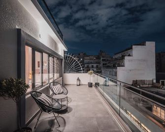 Ela Five Residences - Athen - Balkon