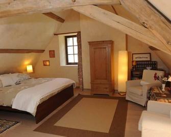 A haven of peace in the village of Montrésor (Châteaux de la Loire) - Montrésor - Habitación
