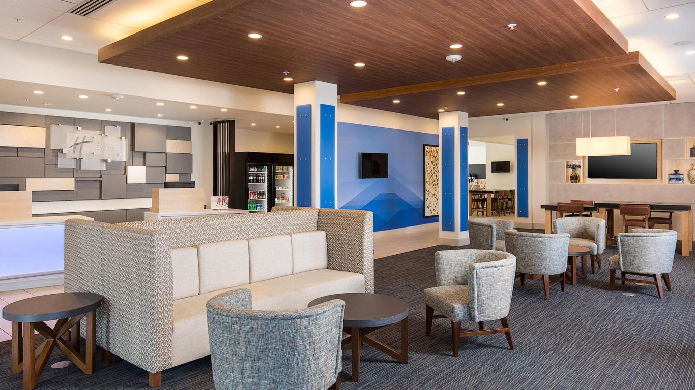 Holiday Inn Express Visalia - Sequoia Gateway Area