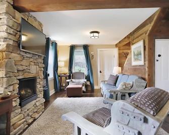 Near Whitetail, Berkeley Springs, Mercersburg, Hagerstown, Antietam, Frederick - Big Cove Tannery - Living room