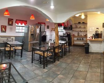 OYO Hotel Houston, Tx Near Medical Center Nrg Stadium - Houston - Bar