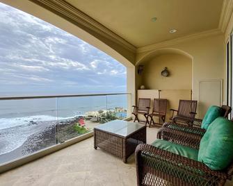 Vacationcondo-Lasolasgrand-Pools&jacuzzis-Rosarito - Rosarito - Balcón