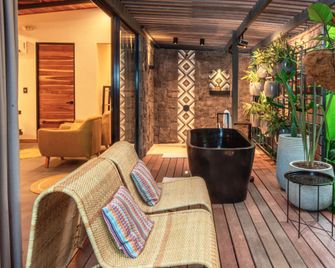 Exôtico Beach Hotel - Manzanillo - Patio