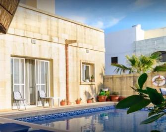 Guesthause In Nature - Għasri - Piscina