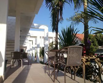 Baan Chom Jan Suan Phung - Suan Phueng - Patio