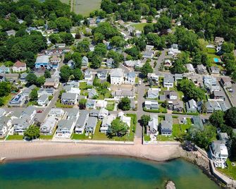 Spacious Modern Beach House, perfect for families - Branford - Gebouw