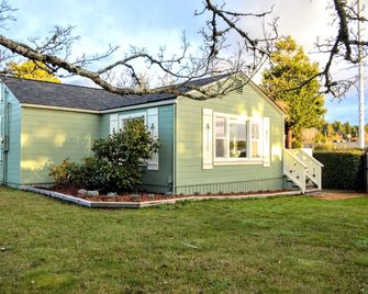 Sunny Cottage, Close to Town & Family Friendly - Arcata - Gebäude