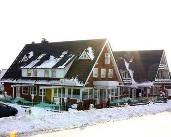 Hotel zur Fischerklause - Butjadingen - Budova