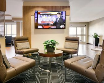 TownePlace Suites by Marriott Kansas City Airport - Kansas City - Lounge