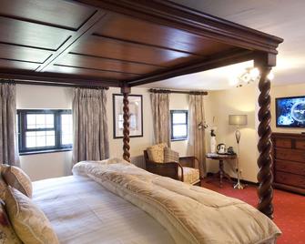 The Roundabout Hotel - Pulborough - Спальня