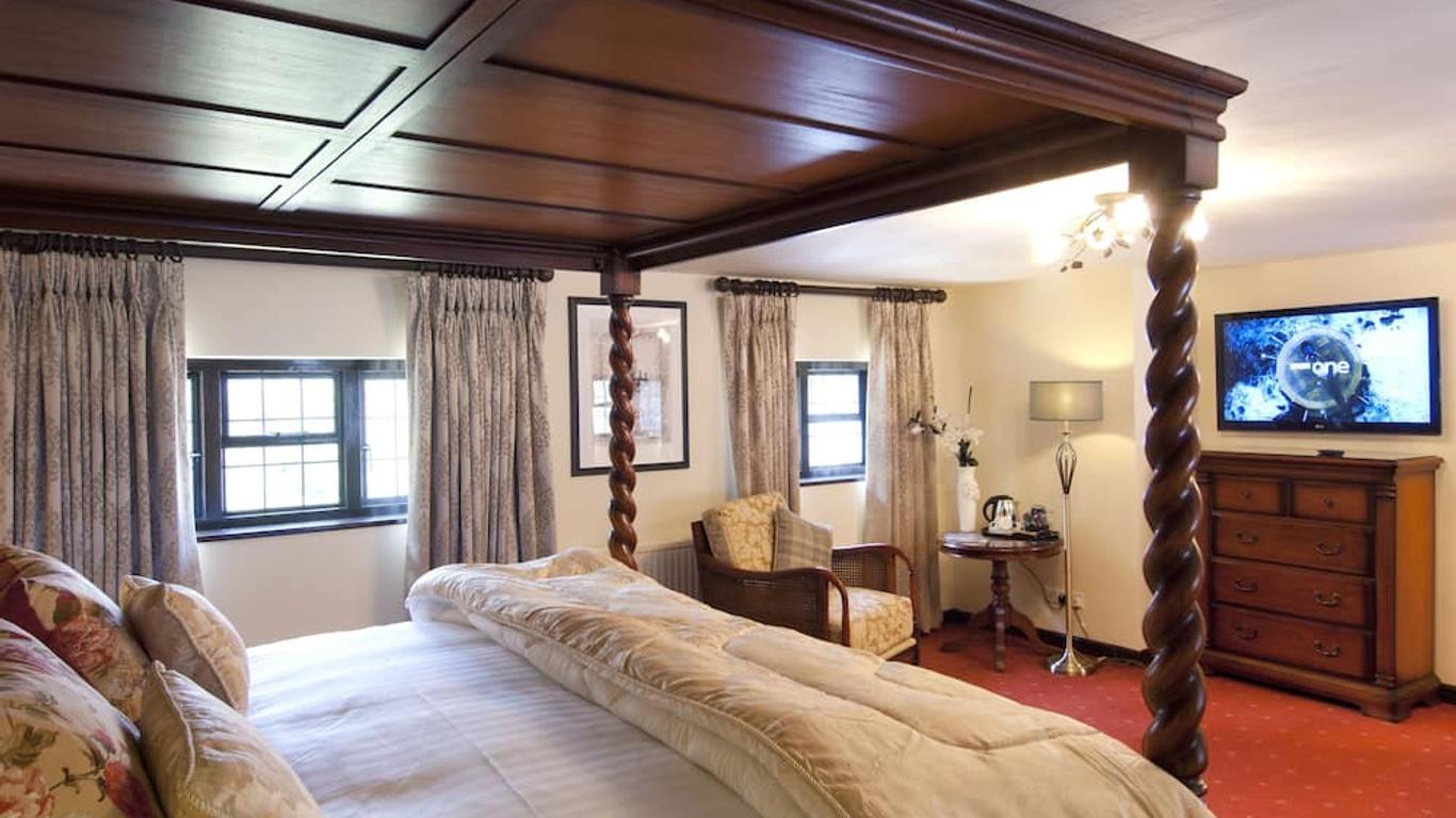 The Roundabout Hotel