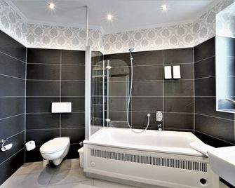 Ascot Hotel - Remscheid - Badkamer