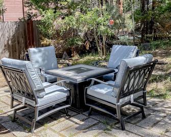 Charming hotel with lakeview, golf, skiing, WiFi, & Netflix - Kings Beach - Serambi