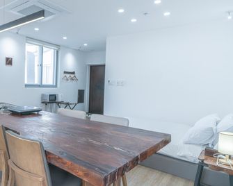 Gangneung Balikami Pension - Gangneung - Balkon