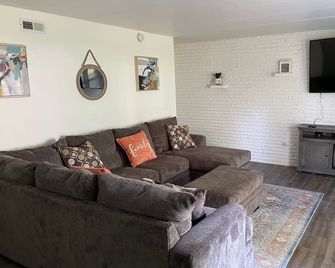 Lovely 1 bed room apartment, all to yourself. - Merrillville - Wohnzimmer