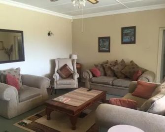 Hawley House - Underberg - Living room