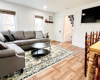 Cozy Colonial in Downtown Westfield, NY - Westfield - Sala de estar