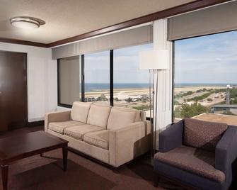 DoubleTree by Hilton Hotel Cleveland Downtown - Lakeside - Cleveland - Living room