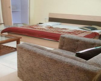 Ivy Resorts - Shimla - Bedroom