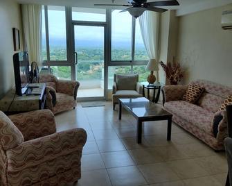 The Beach Mountain & Ocean View, building right on the beach - Las Lajas (Panamá) - Sala de estar