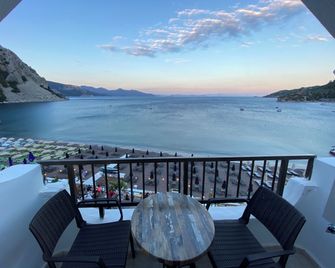 The Diplomat Hotel - Turunç - Balcony